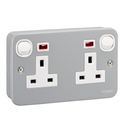 EXCLUSIVE 13A 2GANG 250V SWITCHED SOCKET - Schneider Electric